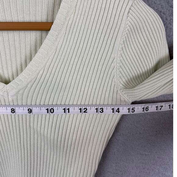 Brandy Melville Women's Ribbed Extra Cropped V-Neck Sweater Mint Green One Size - Picture 4 of 9